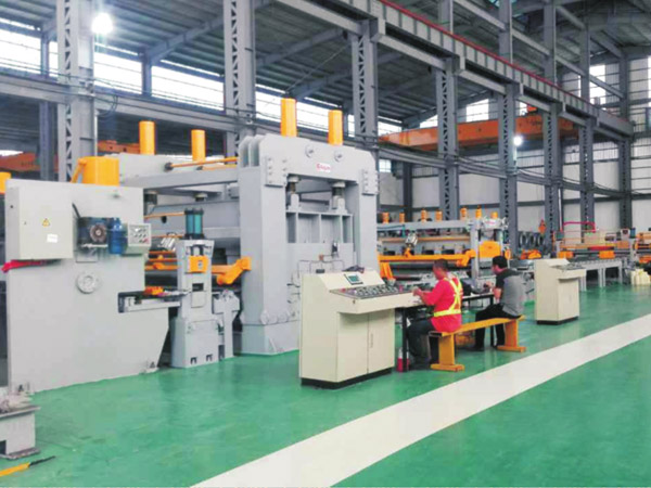 KJH25中闆低(di)速數控精(jing)密開卷整(zheng)平橫切生(shēng)産線