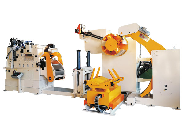 三機一(yī)體NC高配型(xing)精密料架(jià)矯直送料(liao)機