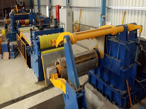 金峥(zhēng)機械分條(tiáo)機出貨到(dào)阿曼