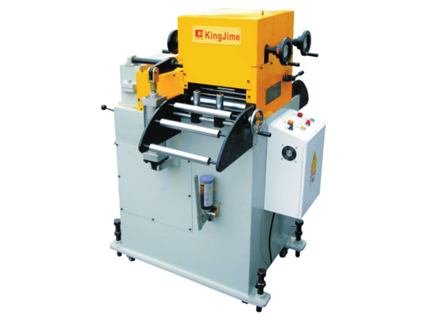 精密型(xing)矯直送料機